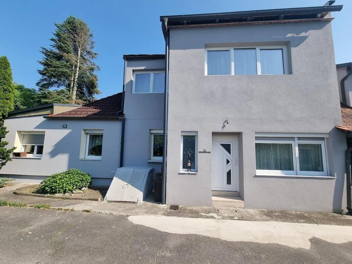 Σπίτι διακοπών Haus Mit Garten Und Parkplaetzen Γκρατς