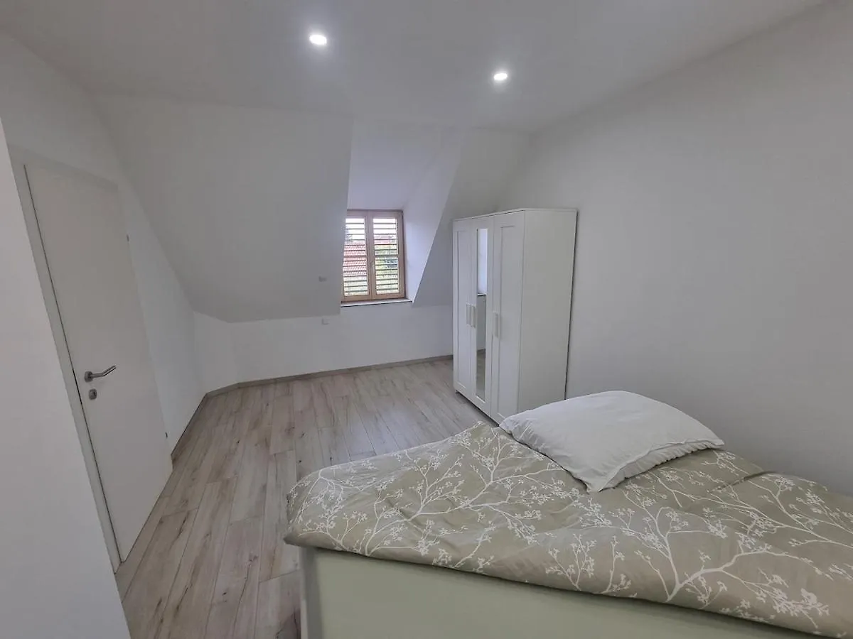 Haus Mit Garten Und Parkplaetzen Γκρατς